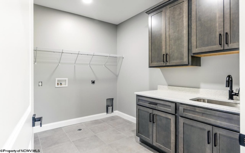 213 Greenview Drive, Morgantown, West Virginia 26508, 5 Bedrooms Bedrooms, 9 Rooms Rooms,3 BathroomsBathrooms,Single Family Detached,For Sale,Greenview,10161874