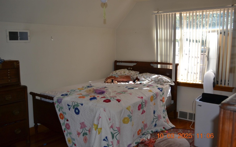 125 Riverside Drive, Weston, West Virginia 26452, 3 Bedrooms Bedrooms, 7 Rooms Rooms,1 BathroomBathrooms,Single Family Detached,For Sale,Riverside,10161853 125 Riverside Drive, Weston, West Virginia 26452, 3 Bedrooms Bedrooms, 7 Rooms Rooms,1 BathroomBathrooms,Single Family Detached,For Sale,Riverside,10161853