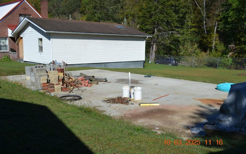 125 Riverside Drive, Weston, West Virginia 26452, 3 Bedrooms Bedrooms, 7 Rooms Rooms,1 BathroomBathrooms,Single Family Detached,For Sale,Riverside,10161853 125 Riverside Drive, Weston, West Virginia 26452, 3 Bedrooms Bedrooms, 7 Rooms Rooms,1 BathroomBathrooms,Single Family Detached,For Sale,Riverside,10161853