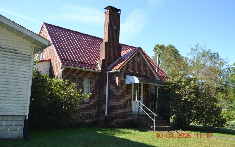 125 Riverside Drive, Weston, West Virginia 26452, 3 Bedrooms Bedrooms, 7 Rooms Rooms,1 BathroomBathrooms,Single Family Detached,For Sale,Riverside,10161853 125 Riverside Drive, Weston, West Virginia 26452, 3 Bedrooms Bedrooms, 7 Rooms Rooms,1 BathroomBathrooms,Single Family Detached,For Sale,Riverside,10161853