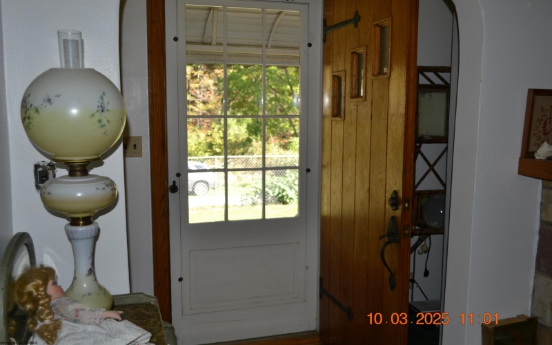 125 Riverside Drive, Weston, West Virginia 26452, 3 Bedrooms Bedrooms, 7 Rooms Rooms,1 BathroomBathrooms,Single Family Detached,For Sale,Riverside,10161853 125 Riverside Drive, Weston, West Virginia 26452, 3 Bedrooms Bedrooms, 7 Rooms Rooms,1 BathroomBathrooms,Single Family Detached,For Sale,Riverside,10161853