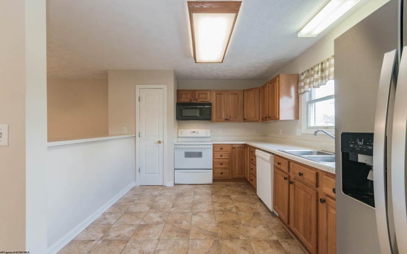 742 Erow Avenue, Morgantown, West Virginia 26505, 3 Bedrooms Bedrooms, 10 Rooms Rooms,2 BathroomsBathrooms,Single Family Attached,For Sale,Erow,10161883