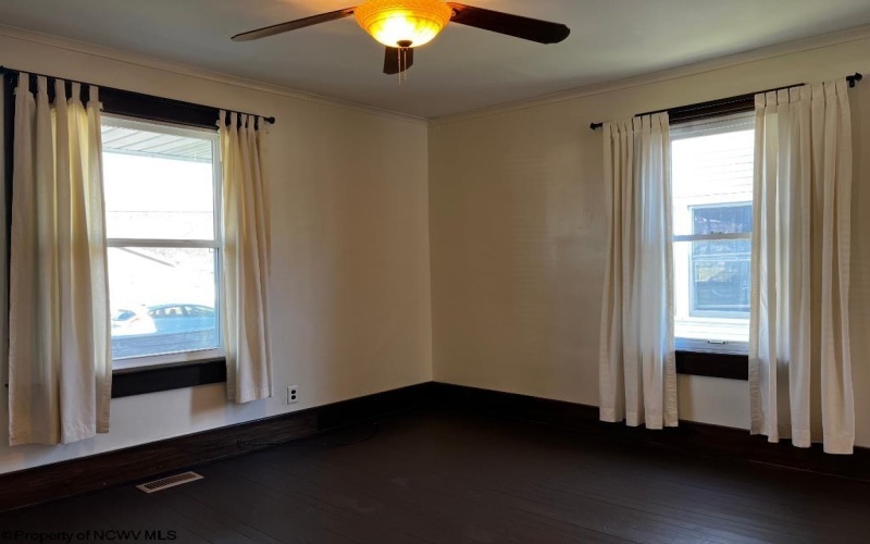 215 Western Avenue, Westover, West Virginia 26501, 2 Bedrooms Bedrooms, 5 Rooms Rooms,1 BathroomBathrooms,Single Family Detached,For Sale,Western,10161895