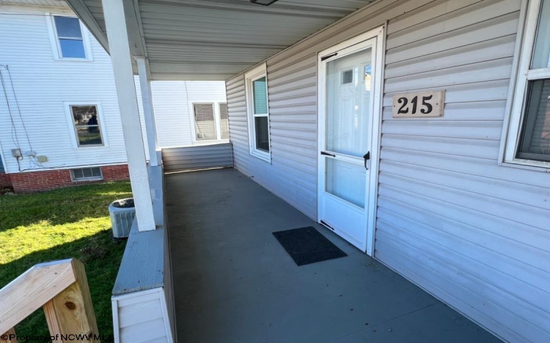 215 Western Avenue, Westover, West Virginia 26501, 2 Bedrooms Bedrooms, 5 Rooms Rooms,1 BathroomBathrooms,Single Family Detached,For Sale,Western,10161895