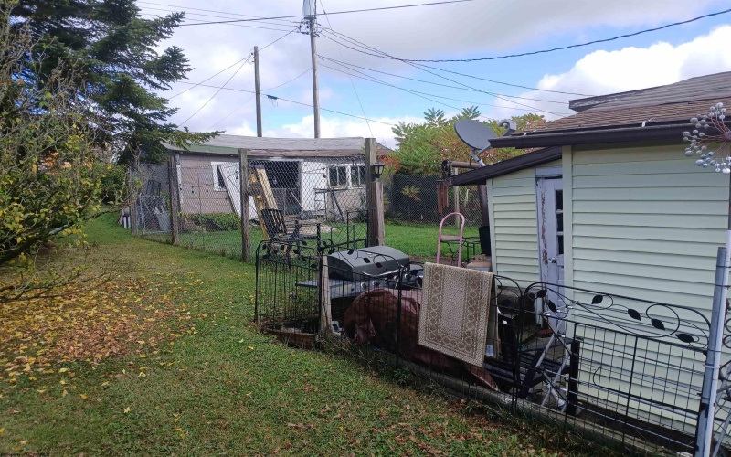 352 Thomas Avenue, Davis, West Virginia 26260, 2 Bedrooms Bedrooms, 5 Rooms Rooms,1 BathroomBathrooms,Single Family Detached,For Sale,Thomas,10161914