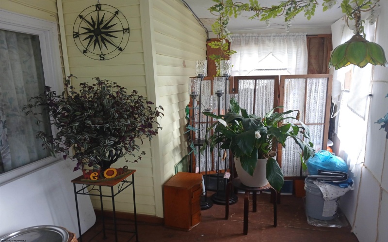 352 Thomas Avenue, Davis, West Virginia 26260, 2 Bedrooms Bedrooms, 5 Rooms Rooms,1 BathroomBathrooms,Single Family Detached,For Sale,Thomas,10161914