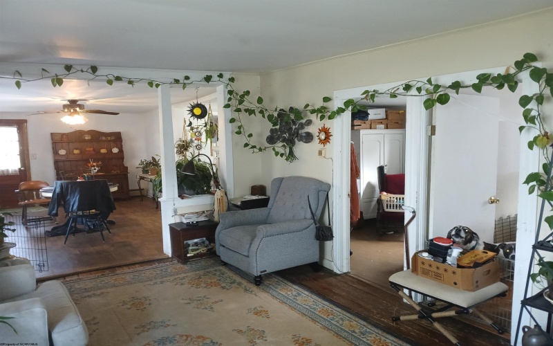 352 Thomas Avenue, Davis, West Virginia 26260, 2 Bedrooms Bedrooms, 5 Rooms Rooms,1 BathroomBathrooms,Single Family Detached,For Sale,Thomas,10161914