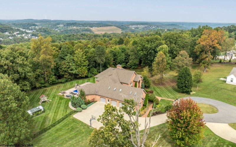 107 Nelson Drive, Morgantown, West Virginia 26508, 5 Bedrooms Bedrooms, 16 Rooms Rooms,6 BathroomsBathrooms,Single Family Detached,For Sale,Nelson,10161913