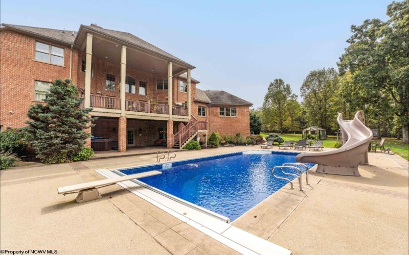 107 Nelson Drive, Morgantown, West Virginia 26508, 5 Bedrooms Bedrooms, 16 Rooms Rooms,6 BathroomsBathrooms,Single Family Detached,For Sale,Nelson,10161913