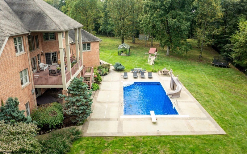 107 Nelson Drive, Morgantown, West Virginia 26508, 5 Bedrooms Bedrooms, 16 Rooms Rooms,6 BathroomsBathrooms,Single Family Detached,For Sale,Nelson,10161913