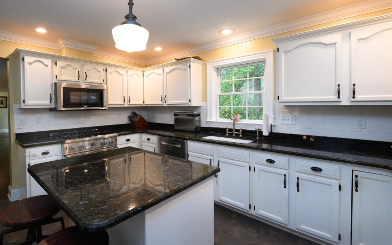 332 Timberbrook Lane, Bridgeport, West Virginia 26330, 6 Bedrooms Bedrooms, 12 Rooms Rooms,3 BathroomsBathrooms,Single Family Detached,For Sale,Timberbrook,10161902