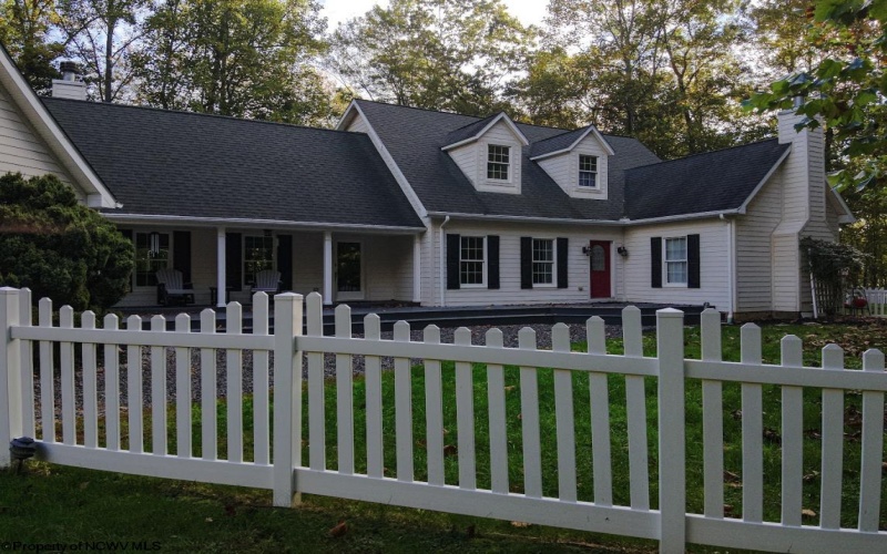 332 Timberbrook Lane, Bridgeport, West Virginia 26330, 6 Bedrooms Bedrooms, 12 Rooms Rooms,3 BathroomsBathrooms,Single Family Detached,For Sale,Timberbrook,10161902