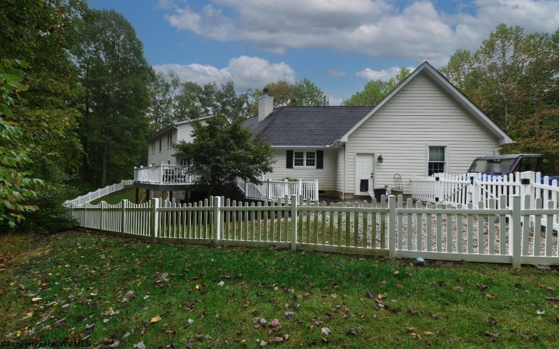 332 Timberbrook Lane, Bridgeport, West Virginia 26330, 6 Bedrooms Bedrooms, 12 Rooms Rooms,3 BathroomsBathrooms,Single Family Detached,For Sale,Timberbrook,10161902