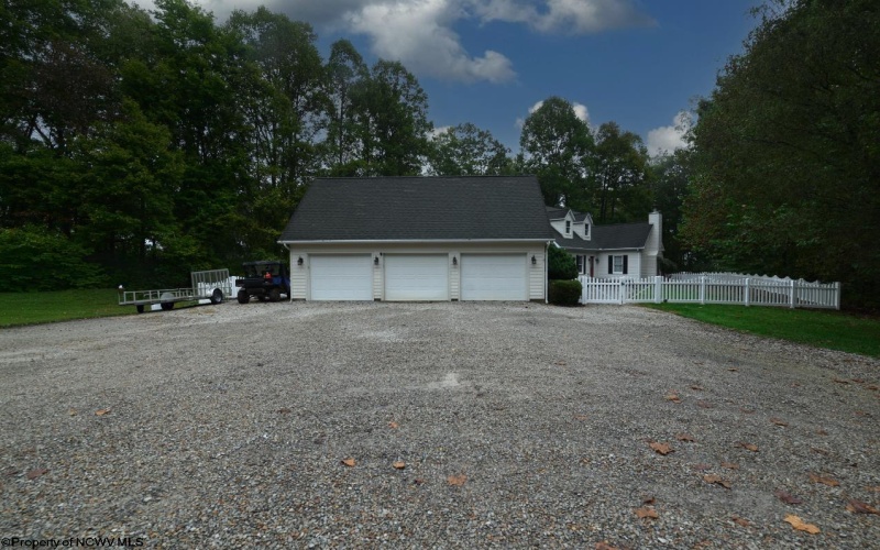 332 Timberbrook Lane, Bridgeport, West Virginia 26330, 6 Bedrooms Bedrooms, 12 Rooms Rooms,3 BathroomsBathrooms,Single Family Detached,For Sale,Timberbrook,10161902