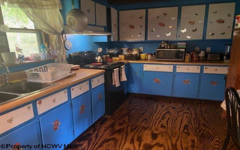 6898 Parsons Road, Montrose, West Virginia 26283, 2 Bedrooms Bedrooms, 4 Rooms Rooms,1 BathroomBathrooms,Single Family Detached,For Sale,Parsons,10161912