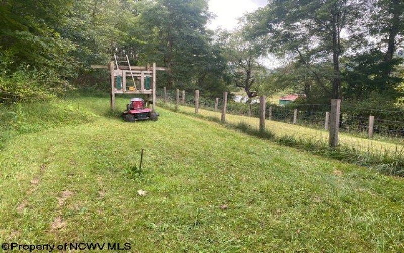 6898 Parsons Road, Montrose, West Virginia 26283, 2 Bedrooms Bedrooms, 4 Rooms Rooms,1 BathroomBathrooms,Single Family Detached,For Sale,Parsons,10161912