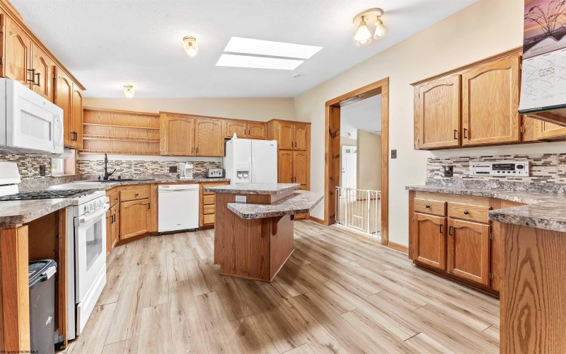 220 Sunny Brook Road, Reedsville, West Virginia 26547, 3 Bedrooms Bedrooms, 7 Rooms Rooms,2 BathroomsBathrooms,Single Family Detached,For Sale,Sunny Brook,10161901