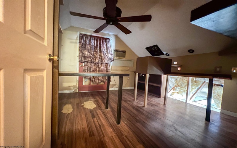 6194 Heaston Ridge Road, Rock Cave, West Virginia 26234, 3 Bedrooms Bedrooms, 6 Rooms Rooms,1 BathroomBathrooms,Single Family Detached,For Sale,Heaston Ridge,10161909