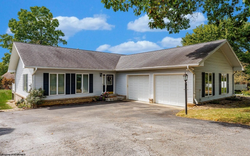 109 Trevilla Avenue, Morgantown, West Virginia 26508, 4 Bedrooms Bedrooms, 10 Rooms Rooms,3 BathroomsBathrooms,Single Family Detached,For Sale,Trevilla,10161907