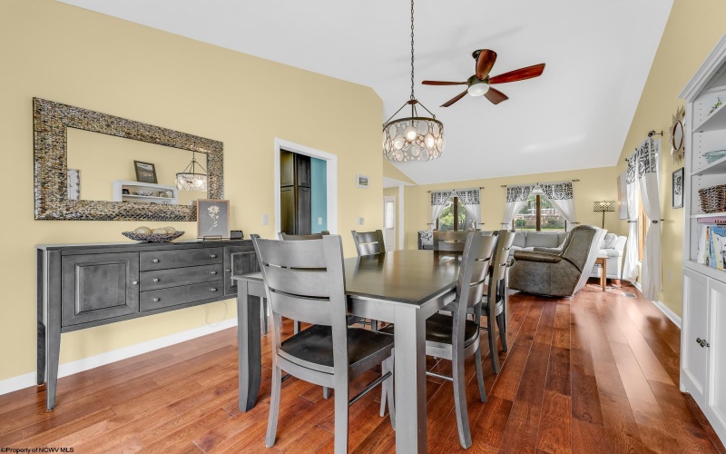 109 Trevilla Avenue, Morgantown, West Virginia 26508, 4 Bedrooms Bedrooms, 10 Rooms Rooms,3 BathroomsBathrooms,Single Family Detached,For Sale,Trevilla,10161907