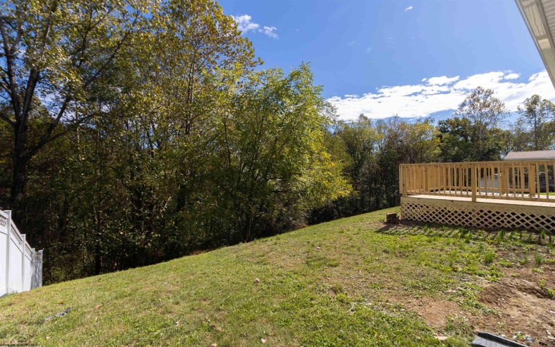 123 Fairfax Drive, Bridgeport, West Virginia 26330, 3 Bedrooms Bedrooms, 7 Rooms Rooms,1 BathroomBathrooms,Single Family Detached,For Sale,Fairfax,10161911