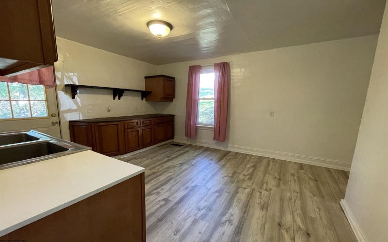 129 Thorn Street, Clarksburg, West Virginia 26301, 2 Bedrooms Bedrooms, 4 Rooms Rooms,1 BathroomBathrooms,Single Family Detached,For Sale,Thorn,10161933 129 Thorn Street, Clarksburg, West Virginia 26301, 2 Bedrooms Bedrooms, 4 Rooms Rooms,1 BathroomBathrooms,Single Family Detached,For Sale,Thorn,10161933