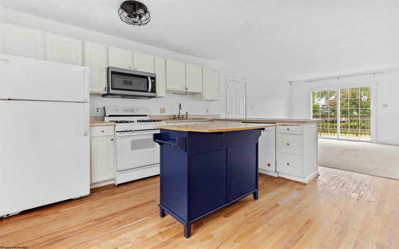 5003 Monteray Avenue, Morgantown, West Virginia 26508, 2 Bedrooms Bedrooms, 4 Rooms Rooms,2 BathroomsBathrooms,Single Family Attached,For Sale,Monteray,10161920 5003 Monteray Avenue, Morgantown, West Virginia 26508, 2 Bedrooms Bedrooms, 4 Rooms Rooms,2 BathroomsBathrooms,Single Family Attached,For Sale,Monteray,10161920