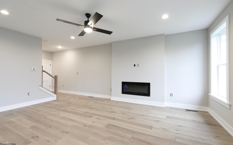 1639 Van Voorhis Road, Morgantown, West Virginia 26508, 4 Bedrooms Bedrooms, 8 Rooms Rooms,2 BathroomsBathrooms,Single Family Attached,For Sale,Van Voorhis,10161923