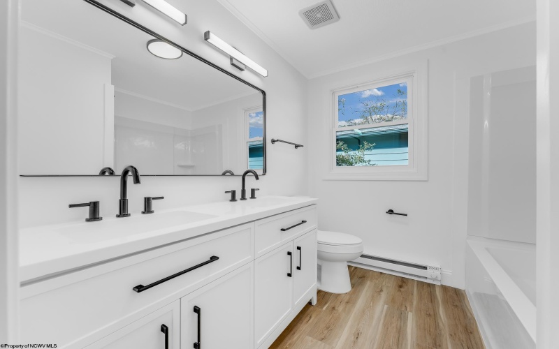 702 Park Avenue, Fairmont, West Virginia 26554, 3 Bedrooms Bedrooms, 6 Rooms Rooms,1 BathroomBathrooms,Single Family Detached,For Sale,Park,10161932