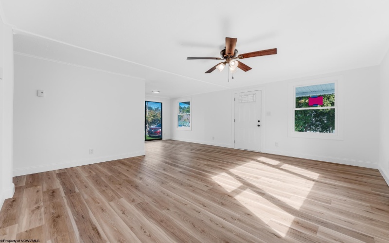 702 Park Avenue, Fairmont, West Virginia 26554, 3 Bedrooms Bedrooms, 6 Rooms Rooms,1 BathroomBathrooms,Single Family Detached,For Sale,Park,10161932