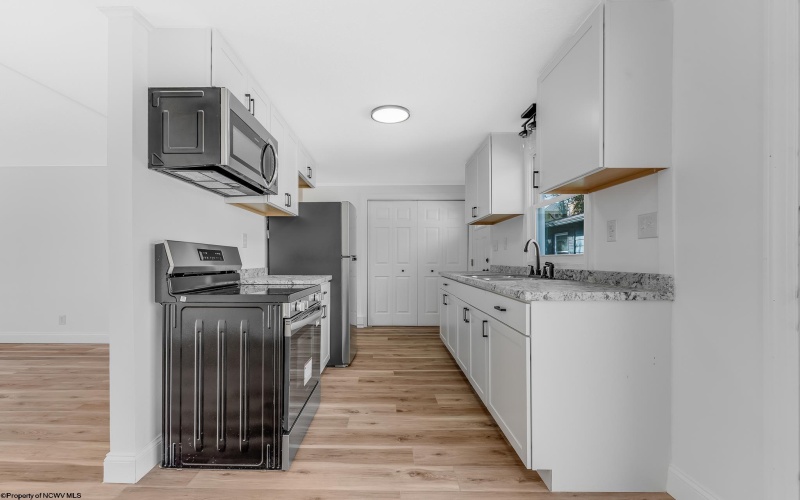 702 Park Avenue, Fairmont, West Virginia 26554, 3 Bedrooms Bedrooms, 6 Rooms Rooms,1 BathroomBathrooms,Single Family Detached,For Sale,Park,10161932