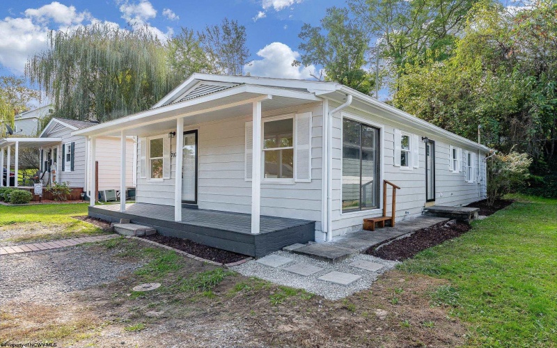 702 Park Avenue, Fairmont, West Virginia 26554, 3 Bedrooms Bedrooms, 6 Rooms Rooms,1 BathroomBathrooms,Single Family Detached,For Sale,Park,10161932