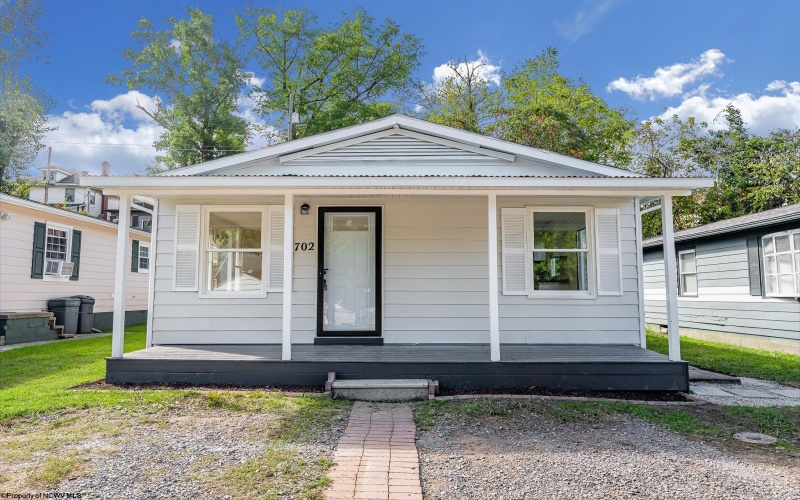 702 Park Avenue, Fairmont, West Virginia 26554, 3 Bedrooms Bedrooms, 6 Rooms Rooms,1 BathroomBathrooms,Single Family Detached,For Sale,Park,10161932