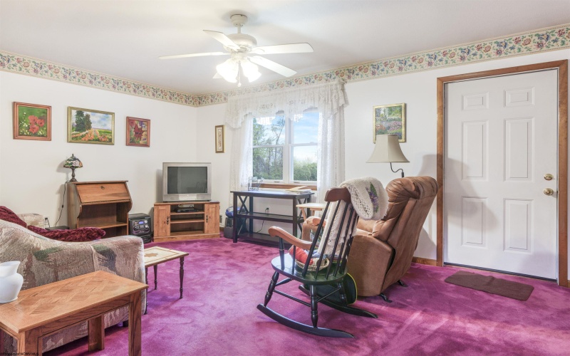 1485 Center Hill Road, Star City, West Virginia 26505, 2 Bedrooms Bedrooms, 5 Rooms Rooms,2 BathroomsBathrooms,Single Family Detached,For Sale,Center Hill,10161928