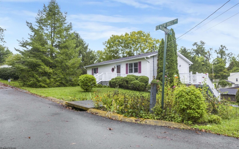 1485 Center Hill Road, Star City, West Virginia 26505, 2 Bedrooms Bedrooms, 5 Rooms Rooms,2 BathroomsBathrooms,Single Family Detached,For Sale,Center Hill,10161928