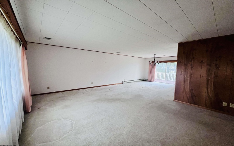 110 Southview Drive, Elkins, West Virginia 26241-001, 3 Bedrooms Bedrooms, 10 Rooms Rooms,3 BathroomsBathrooms,Single Family Detached,For Sale,Southview,10161922