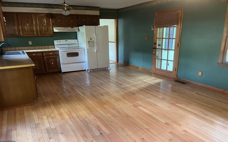 228 Right Freemans Creek Road, Weston, West Virginia 26452, 4 Bedrooms Bedrooms, 7 Rooms Rooms,2 BathroomsBathrooms,Single Family Detached,For Sale,Right Freemans Creek,10161927