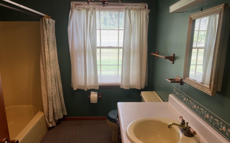 228 Right Freemans Creek Road, Weston, West Virginia 26452, 4 Bedrooms Bedrooms, 7 Rooms Rooms,2 BathroomsBathrooms,Single Family Detached,For Sale,Right Freemans Creek,10161927