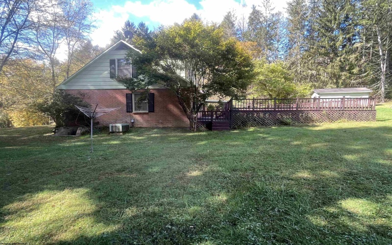 228 Right Freemans Creek Road, Weston, West Virginia 26452, 4 Bedrooms Bedrooms, 7 Rooms Rooms,2 BathroomsBathrooms,Single Family Detached,For Sale,Right Freemans Creek,10161927