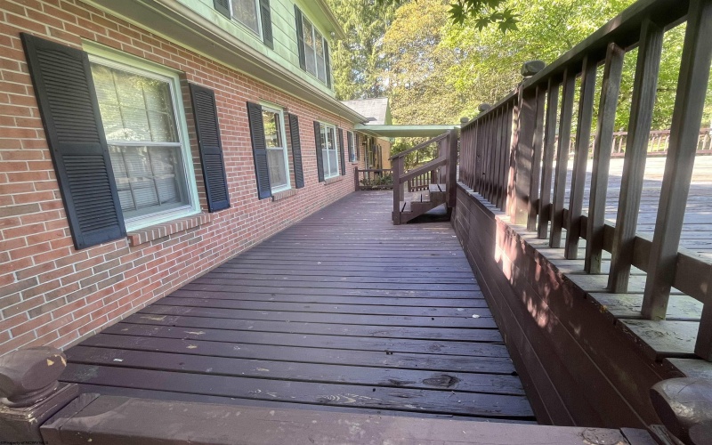 228 Right Freemans Creek Road, Weston, West Virginia 26452, 4 Bedrooms Bedrooms, 7 Rooms Rooms,2 BathroomsBathrooms,Single Family Detached,For Sale,Right Freemans Creek,10161927