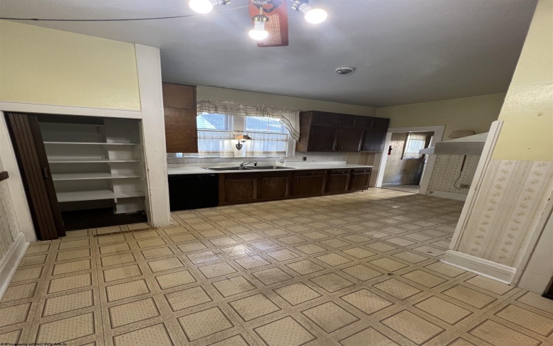 310 Spring Avenue, Clarksburg, West Virginia 26301, 6 Bedrooms Bedrooms, 13 Rooms Rooms,3 BathroomsBathrooms,Single Family Detached,For Sale,Spring,10161935 310 Spring Avenue, Clarksburg, West Virginia 26301, 6 Bedrooms Bedrooms, 13 Rooms Rooms,3 BathroomsBathrooms,Single Family Detached,For Sale,Spring,10161935
