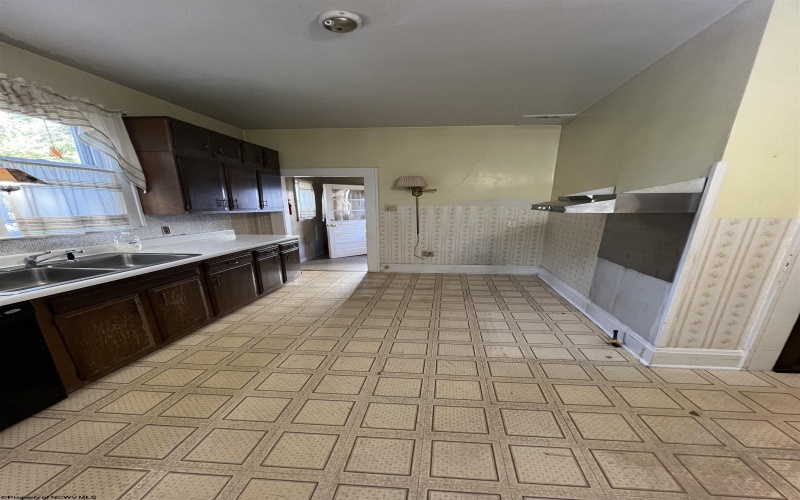 310 Spring Avenue, Clarksburg, West Virginia 26301, 6 Bedrooms Bedrooms, 13 Rooms Rooms,3 BathroomsBathrooms,Single Family Detached,For Sale,Spring,10161935 310 Spring Avenue, Clarksburg, West Virginia 26301, 6 Bedrooms Bedrooms, 13 Rooms Rooms,3 BathroomsBathrooms,Single Family Detached,For Sale,Spring,10161935