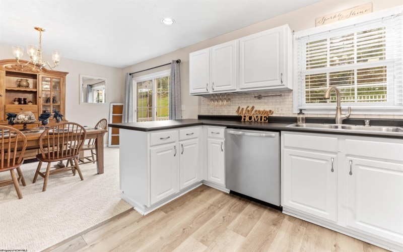 129 Donna Avenue, Morgantown, West Virginia 26505, 3 Bedrooms Bedrooms, 6 Rooms Rooms,2 BathroomsBathrooms,Single Family Attached,For Sale,Donna,10161936 129 Donna Avenue, Morgantown, West Virginia 26505, 3 Bedrooms Bedrooms, 6 Rooms Rooms,2 BathroomsBathrooms,Single Family Attached,For Sale,Donna,10161936