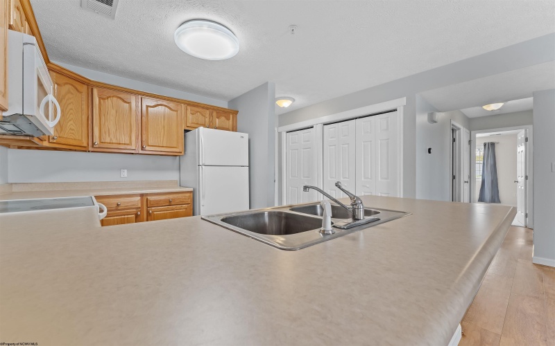 521 Leah Drive, Morgantown, West Virginia 26508, 2 Bedrooms Bedrooms, 4 Rooms Rooms,2 BathroomsBathrooms,Single Family Attached,For Sale,Leah,10161944 521 Leah Drive, Morgantown, West Virginia 26508, 2 Bedrooms Bedrooms, 4 Rooms Rooms,2 BathroomsBathrooms,Single Family Attached,For Sale,Leah,10161944