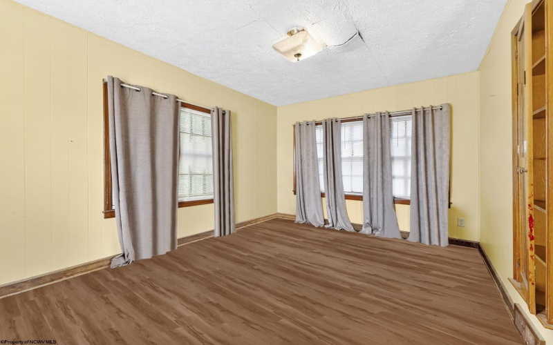 822 Hood Avenue, Shinnston, West Virginia 26431, 3 Bedrooms Bedrooms, 8 Rooms Rooms,1 BathroomBathrooms,Single Family Detached,For Sale,Hood,10161425