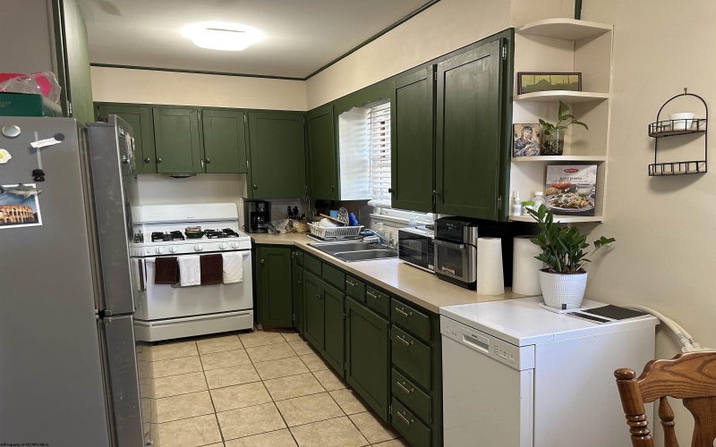 217 Burton Avenue, Nutter Fort, West Virginia 26301, 3 Bedrooms Bedrooms, 6 Rooms Rooms,1 BathroomBathrooms,Single Family Detached,For Sale,Burton,10161947