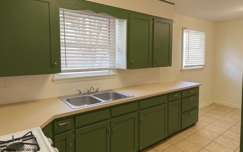 217 Burton Avenue, Nutter Fort, West Virginia 26301, 3 Bedrooms Bedrooms, 6 Rooms Rooms,1 BathroomBathrooms,Single Family Detached,For Sale,Burton,10161947