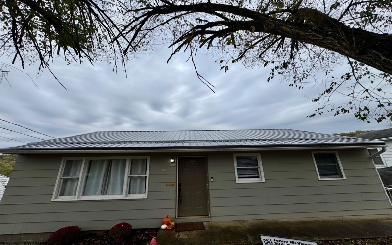 217 Burton Avenue, Nutter Fort, West Virginia 26301, 3 Bedrooms Bedrooms, 6 Rooms Rooms,1 BathroomBathrooms,Single Family Detached,For Sale,Burton,10161947