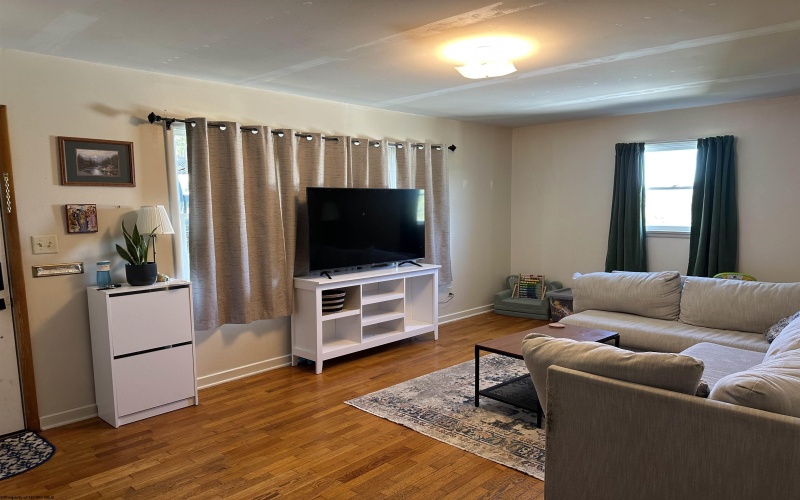 217 Burton Avenue, Nutter Fort, West Virginia 26301, 3 Bedrooms Bedrooms, 6 Rooms Rooms,1 BathroomBathrooms,Single Family Detached,For Sale,Burton,10161947