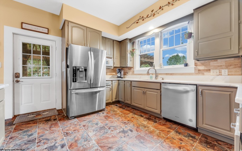 323 Demain Avenue, Morgantown, West Virginia 26501, 5 Bedrooms Bedrooms, 10 Rooms Rooms,3 BathroomsBathrooms,Single Family Detached,For Sale,Demain,10161950